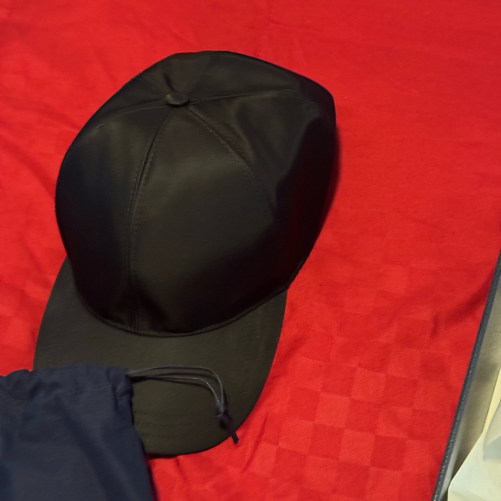 Prada Black Men's/Women’s Hat Brand new never worn With receipt of purchase